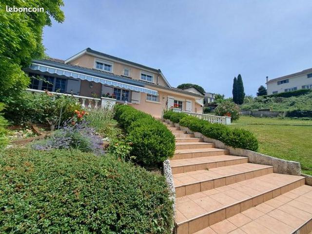 Villa 6 pièces 132 m²