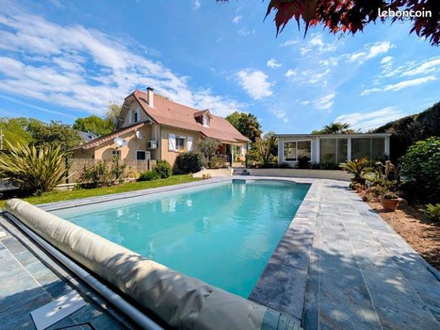 Villa 6 pièces 138 m²