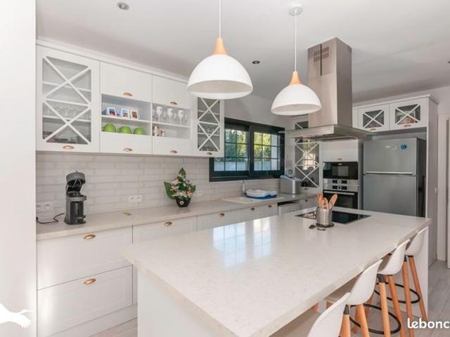 Villa 6 pièces 140 m²