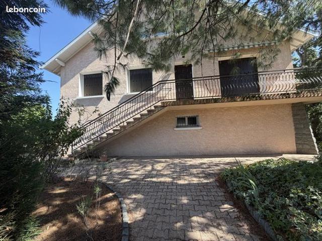 Villa 6 pièces 140 m²