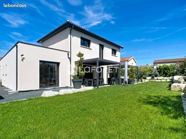 Villa 6 pièces 140 m²
