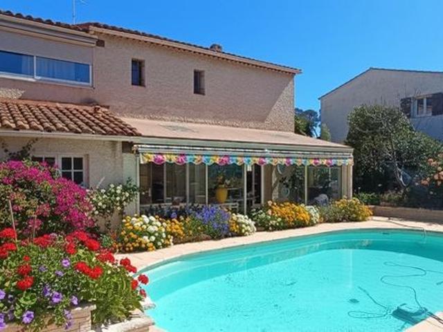 Villa 6 pièces 140 m²