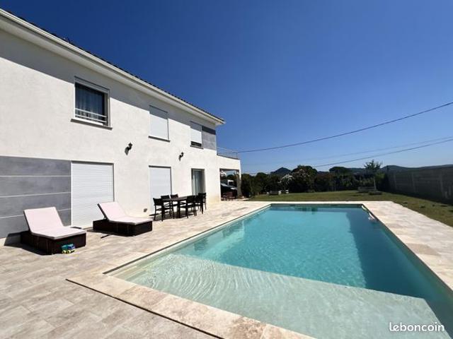 Villa 6 pièces 141 m²