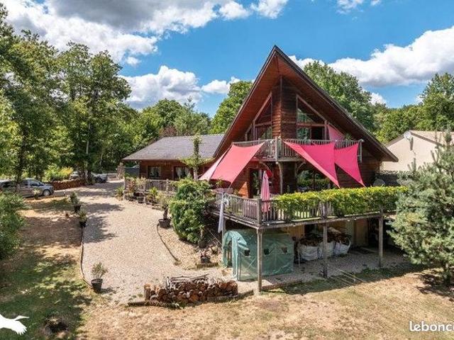 Villa 6 pièces 141 m²