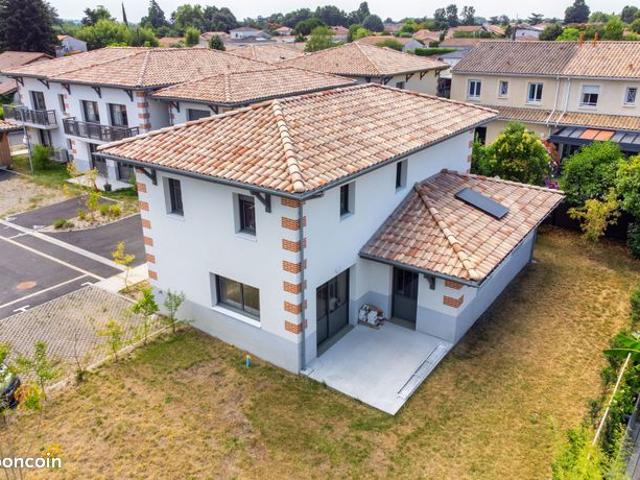 Villa 6 pièces 141 m²