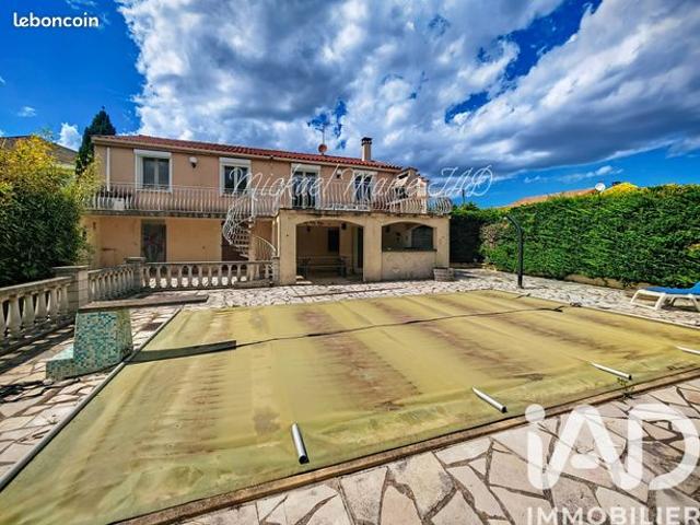 Villa 6 pièces 141 m²