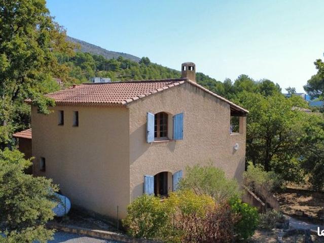 Villa 6 pièces 141 m²