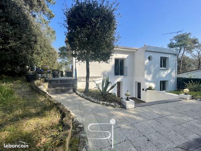 Villa 6 pièces 142 m²