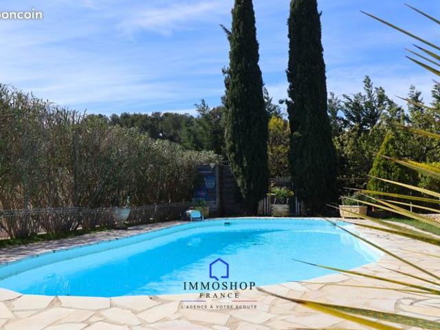 Villa 6 pièces 142 m²