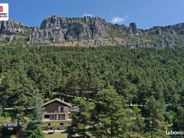 Villa 6 pièces 142 m²