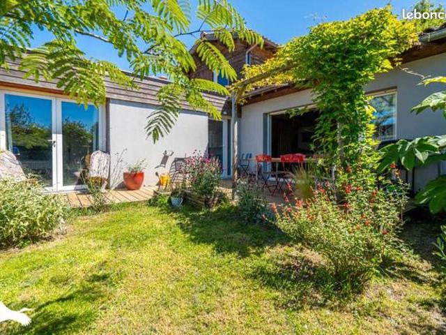 Villa 6 pièces 142 m²