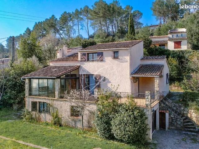 Villa 6 pièces 142 m²