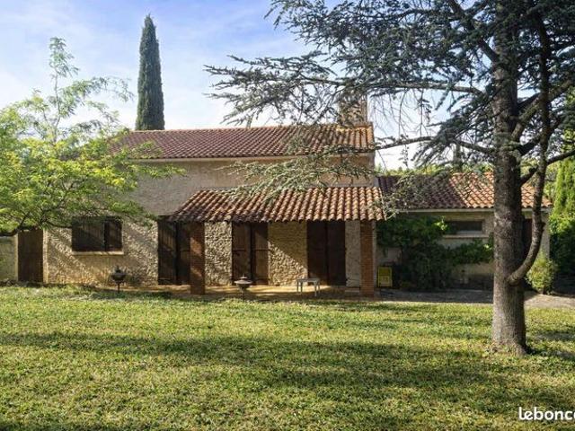 Villa 6 pièces 144 m²
