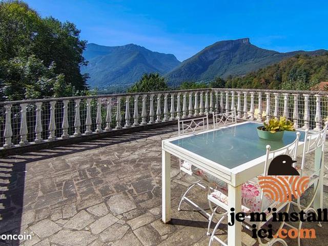 Villa 6 pièces 143 m²