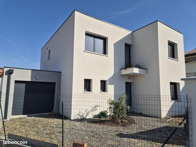 Villa 6 pièces 143 m²