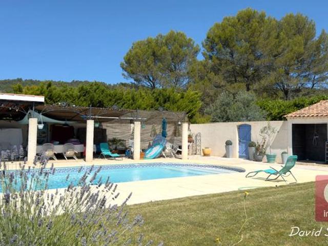Villa 6 pièces 144 m²