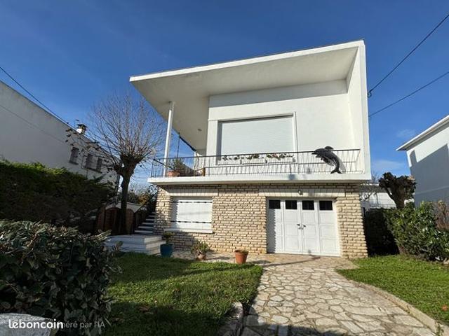 Villa 6 pièces 144 m²