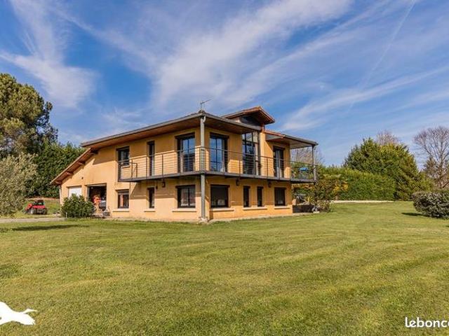 Villa 6 pièces 145 m²