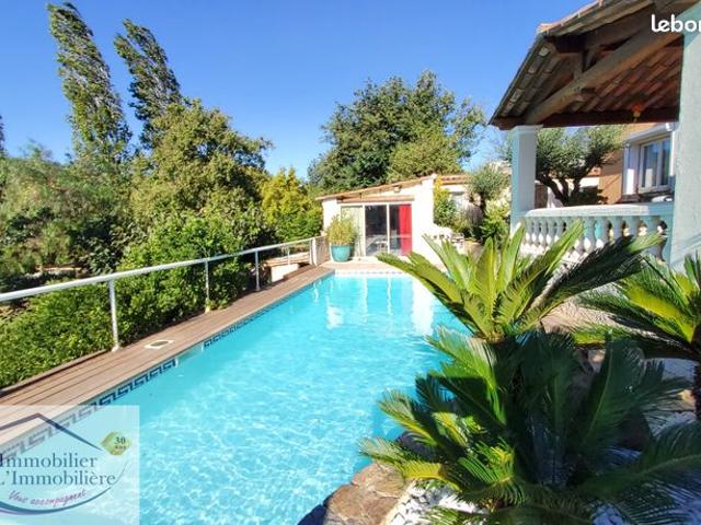 Villa 6 pièces 145 m²