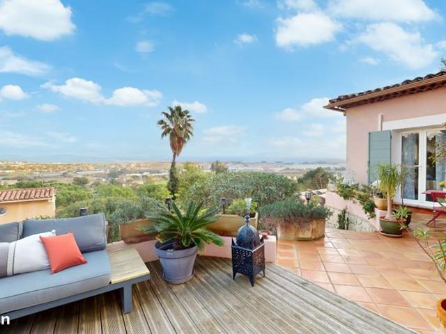 Villa 6 pièces 145 m²