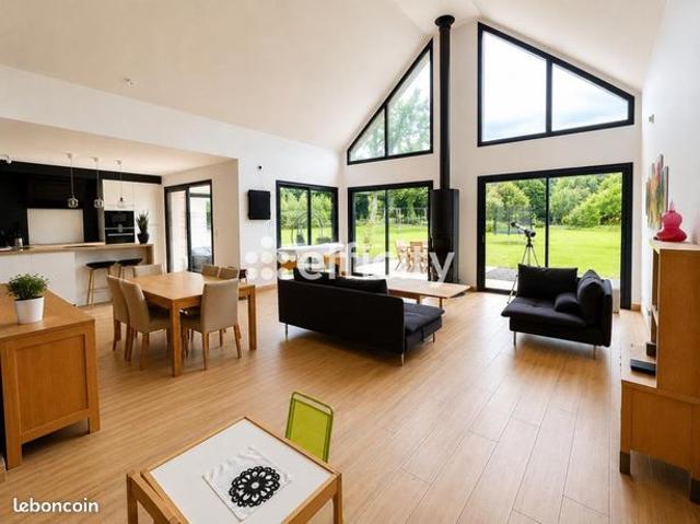 Villa 6 pièces 145 m²
