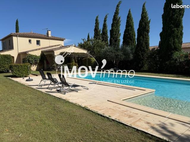 Villa 6 pièces 145 m²