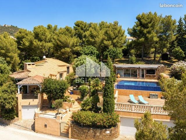 Villa 6 pièces 145 m²