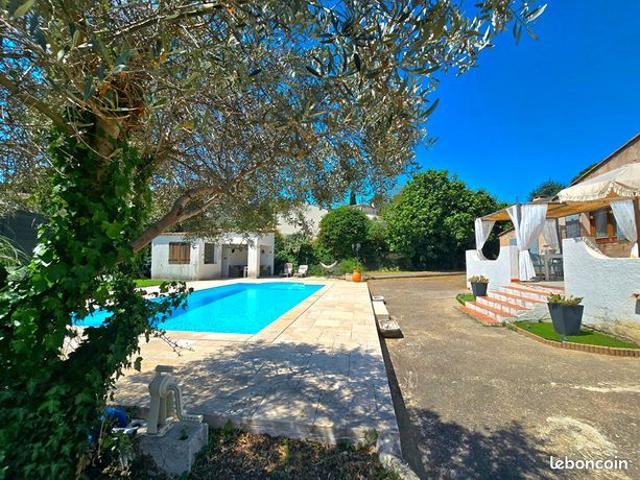 Villa 6 pièces 145 m²