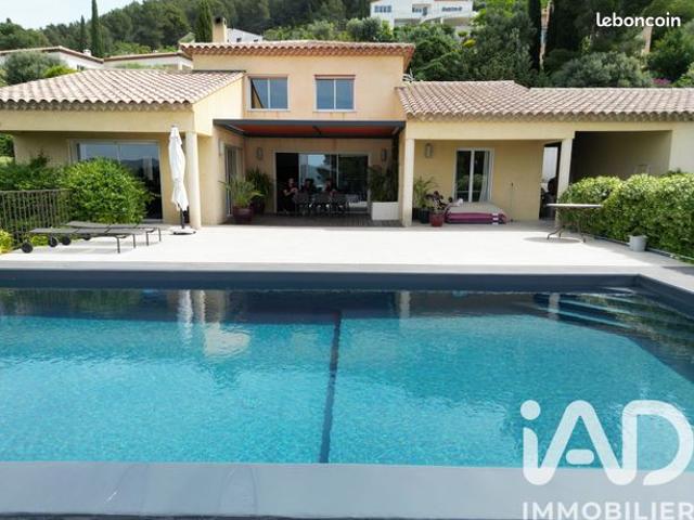 Villa 6 pièces 145 m²