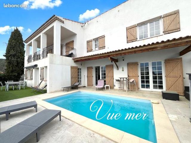 Villa 6 pièces 145 m²