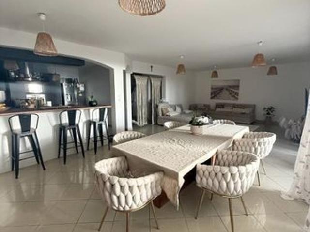 Villa 6 pièces 145 m²