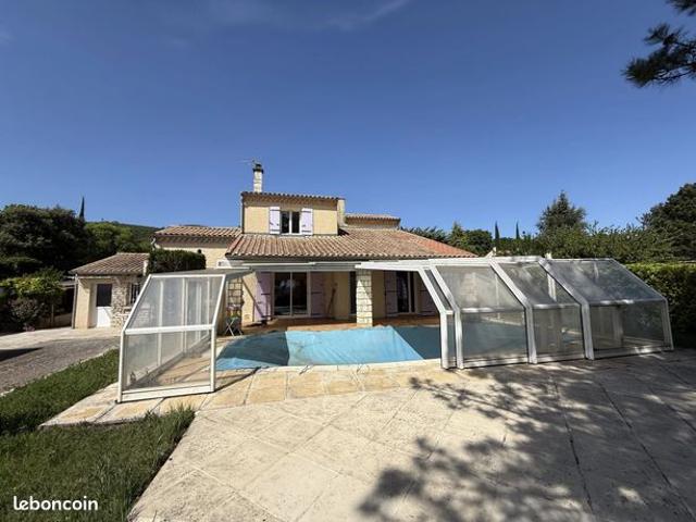 Villa 6 pièces 145 m²
