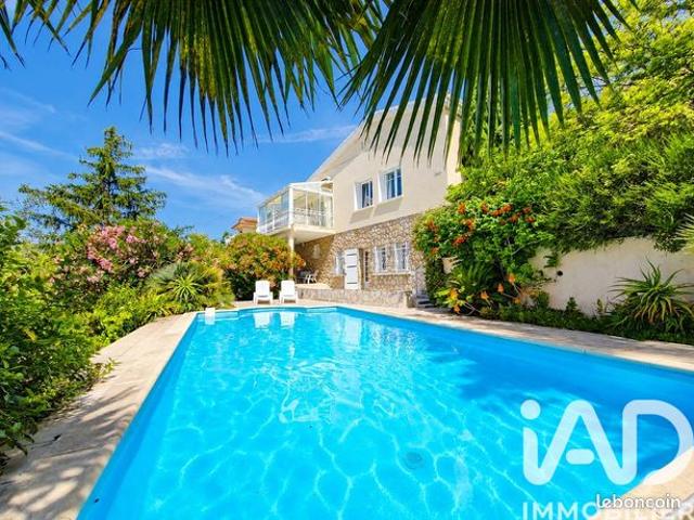 Villa 6 pièces 145 m²