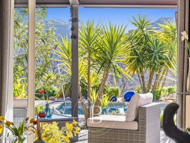 Villa 6 pièces 145 m²