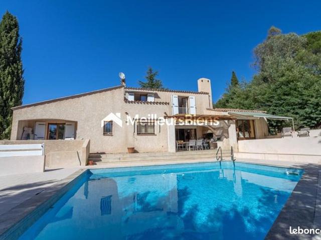 Villa 6 pièces 145 m²