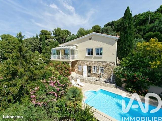 Villa 6 pièces 145 m²