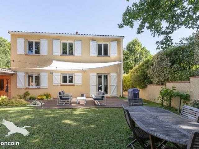 Villa 6 pièces 146 m²