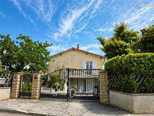 Villa 6 pièces 146 m²
