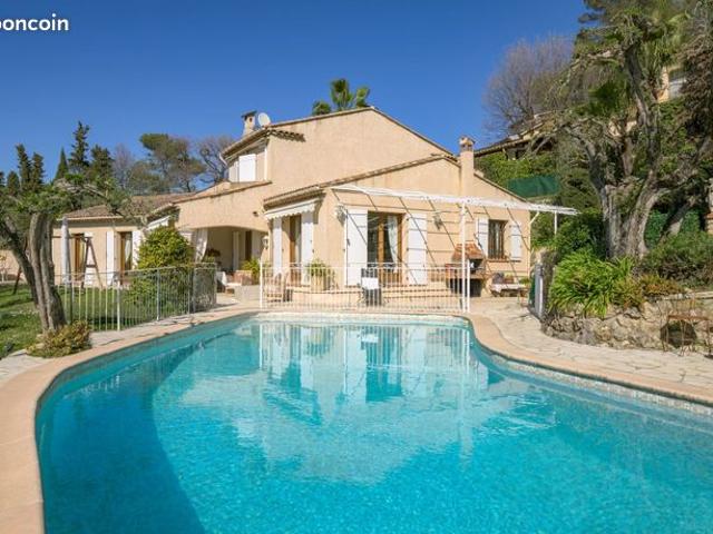 Villa 6 pièces 146 m²