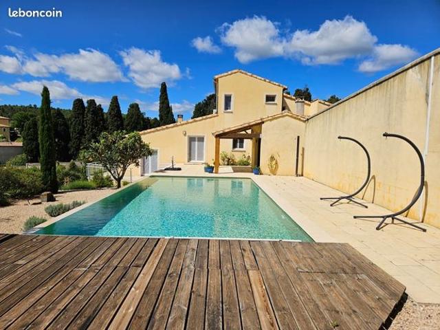 Villa 6 pièces 147 m²