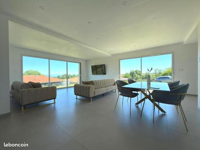 Villa 6 pièces 147 m²