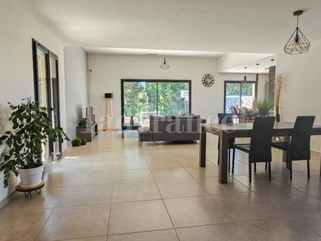 Villa 6 pièces 148 m²