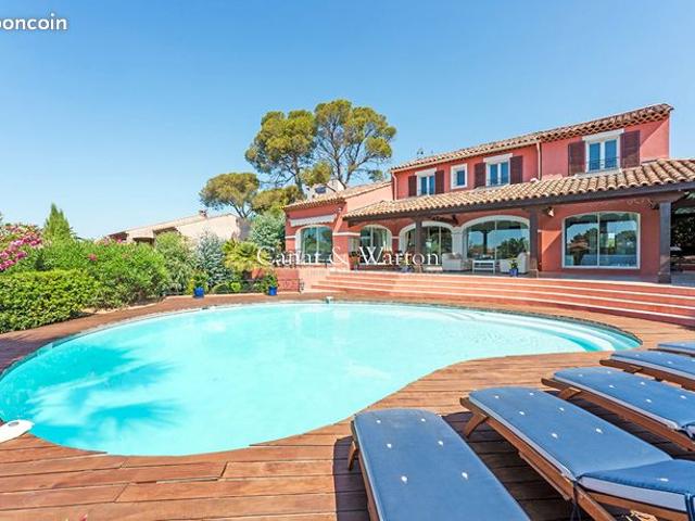 Villa 6 pièces 148 m²