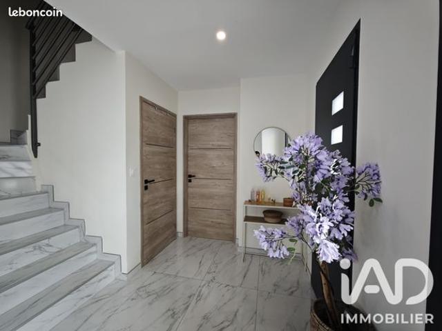 Villa 6 pièces 148 m²