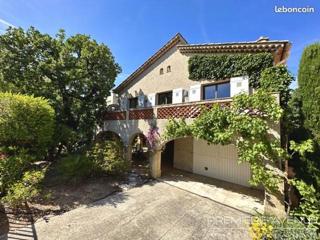 Villa 6 pièces 149 m²