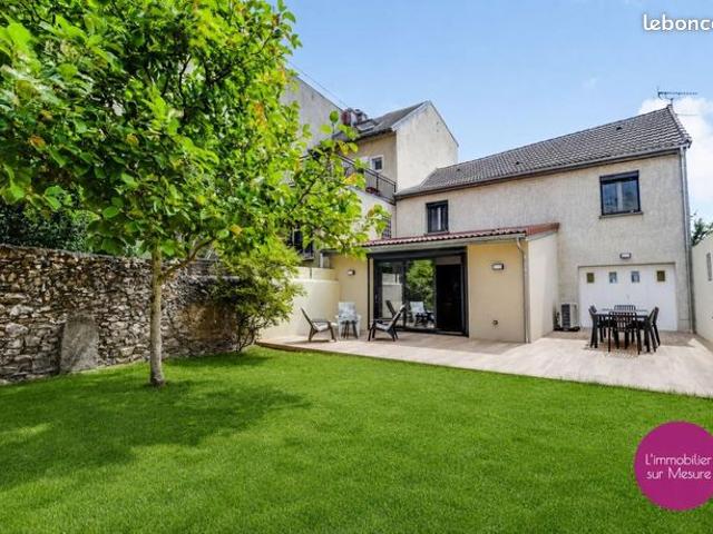 Villa 6 pièces 150 m²