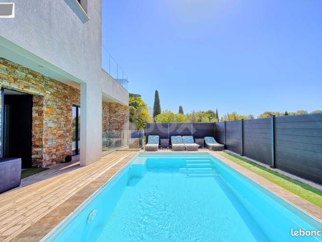 Villa 6 pièces 150 m²