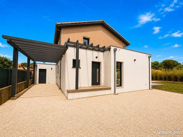 Villa 6 pièces 150 m²