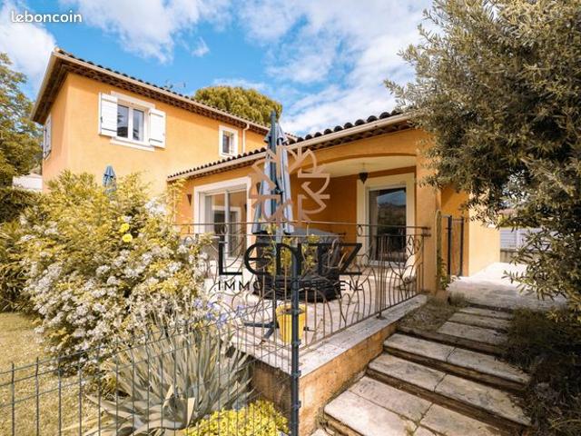 Villa 6 pièces 151 m²