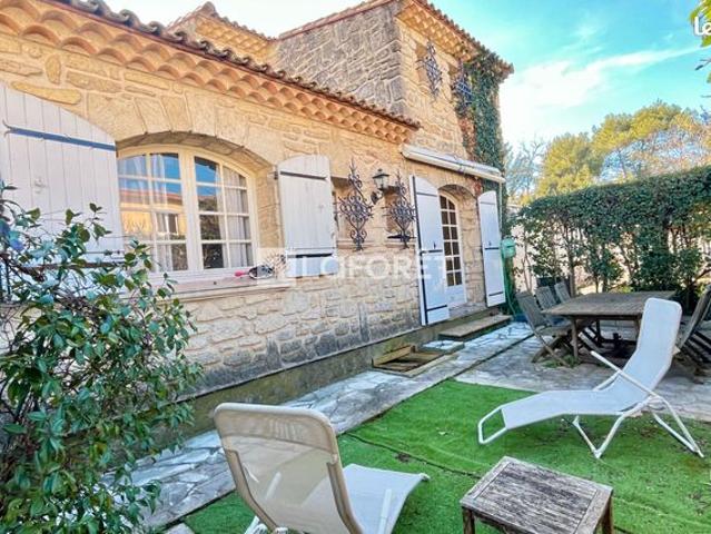 Villa 6 pièces 151 m²